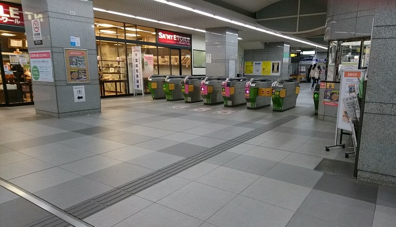 近鉄の駅員の態度が悪い 他社と比べても無愛想かも たくみっく