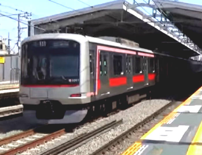 東急東横線 混雑はやはり激しくて座れない 特急は満員電車 たくみろぐ