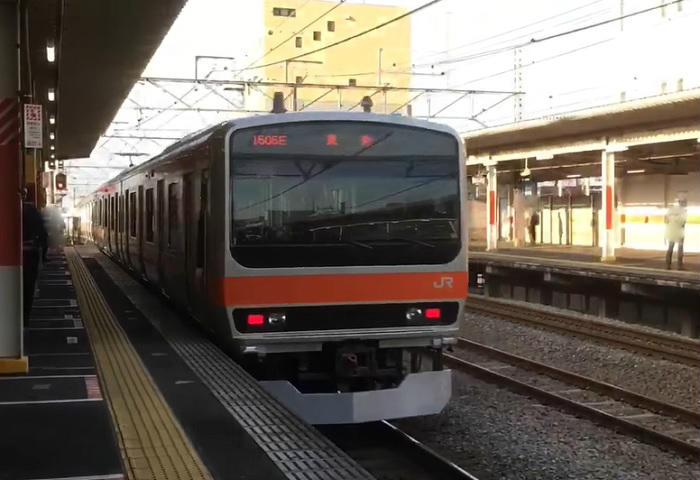 武蔵野線のE231系と自動放送