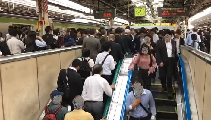 東京の通勤ラッシュの時間帯