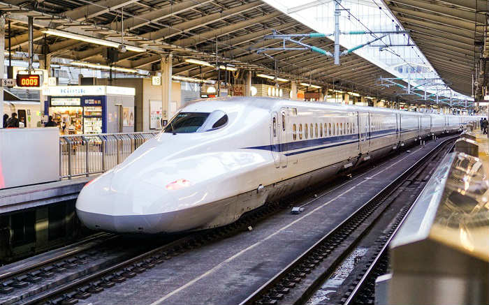 新幹線の乗客1人当たりの電気代
