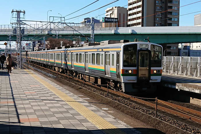 名古屋行の愛知環状鉄道線（JR直通）