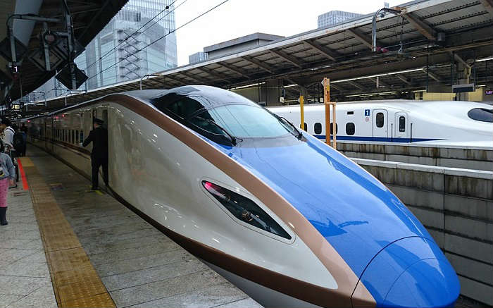 新幹線の運転士 車掌の年収の目安 各社ごとの一覧化 たくみっく